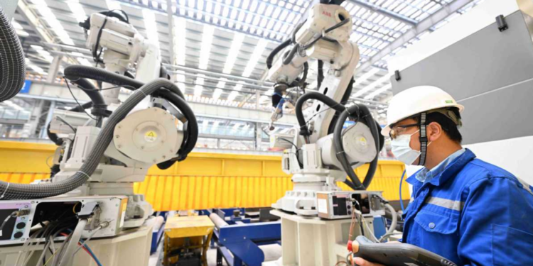 China is accelerating the training of digital experts