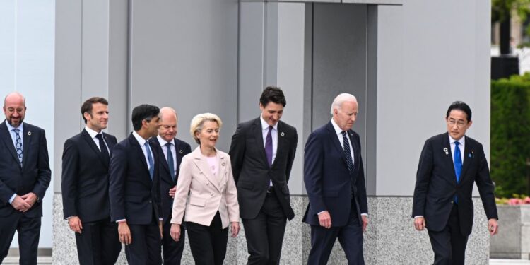 G7 leaders huddle in Italy to avoid political risk at home