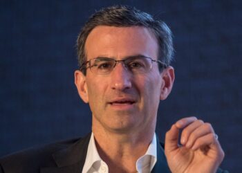 Advisory Business Saw Momentum Benefit Lazard Ltd. (LAZ)