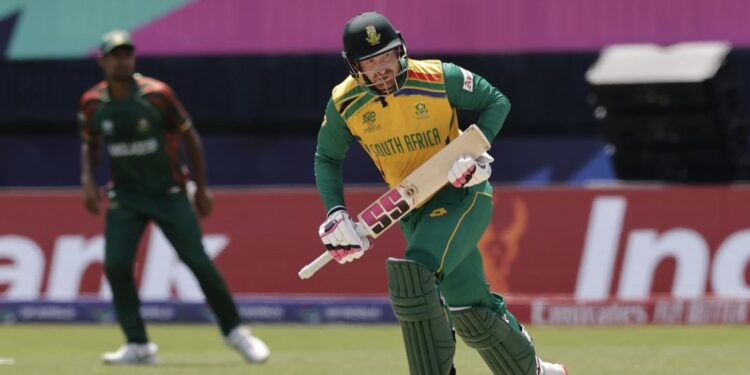 At the T20 World Cup, Bangladesh holds South Africa to a score of 113-6