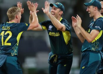 Australia defeats Namibia 72 to advance to the super eights