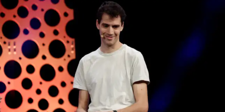 AI: The startup Mistral has reached a valuation of $6 billion.