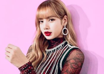 Lisa from BLACKPINK is being accused of copying an outfit design from the ‘Rockstar’ music video by a Chinese designer