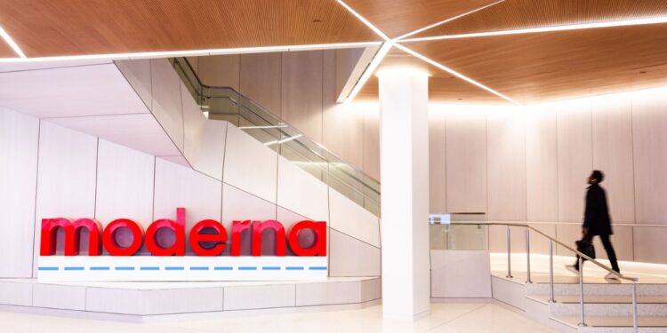 The US gives Moderna $176 million to develop a bird flu vaccine