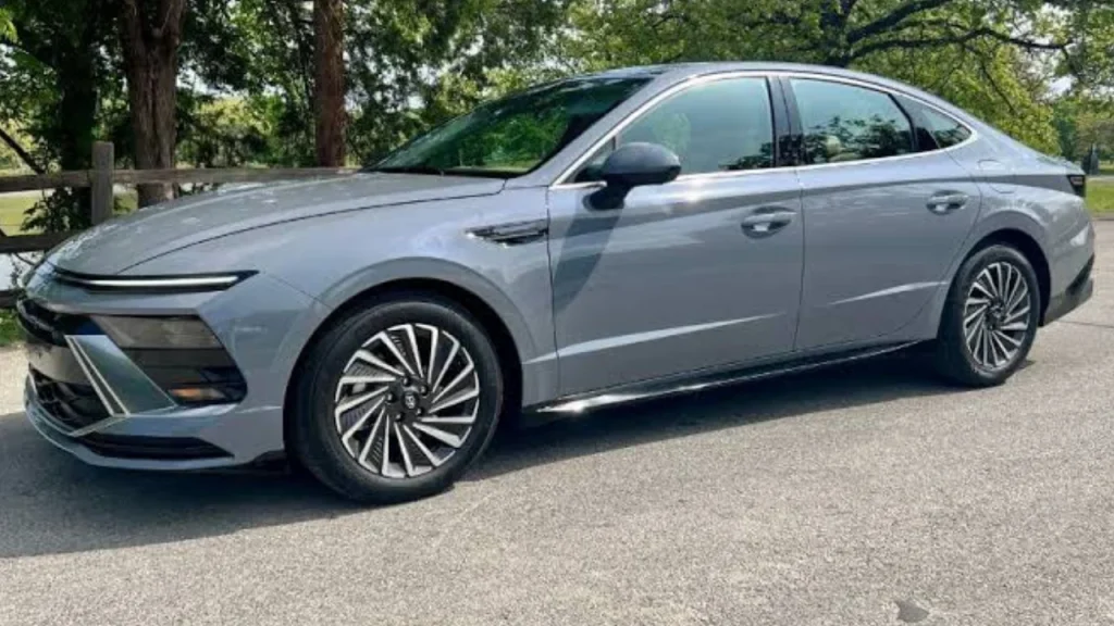 Top 10 Best Hybrid Cars in 2026