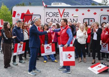 Mark Carney meets with ‘Forever Canadian’ campaigners in Banff